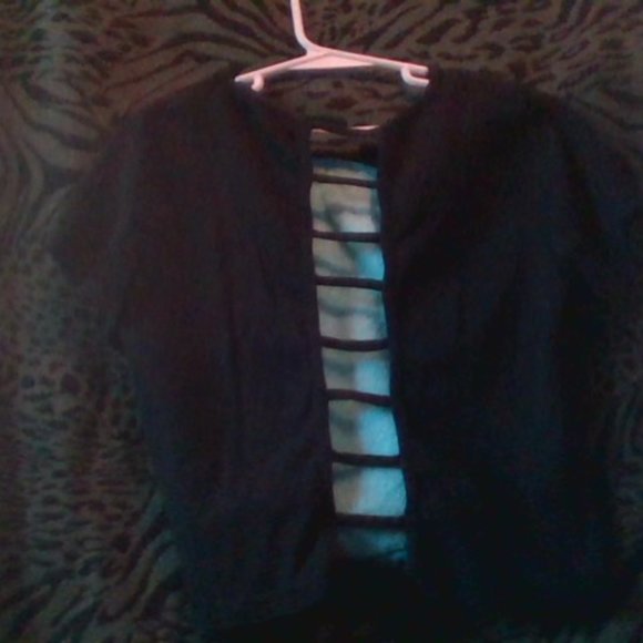 cute butterfly crop top - Picture 2 of 2